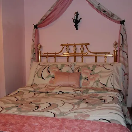 Acorn House Nocleg ze śniadaniem 4*