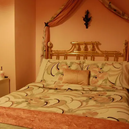 Acorn House Bed & Breakfast 4*
