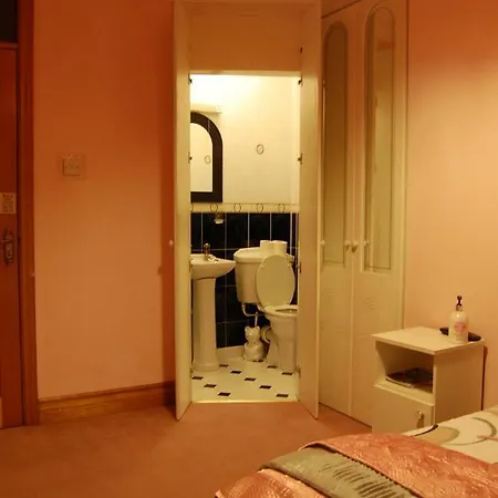 Acorn House 4* Galway