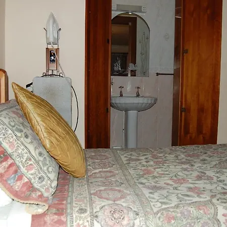 Acorn House Bed & Breakfast 4*